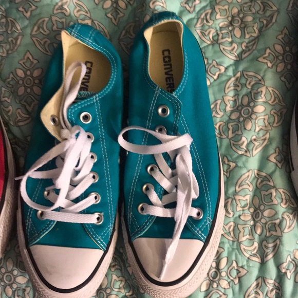 Converse - Picture 2 of 3